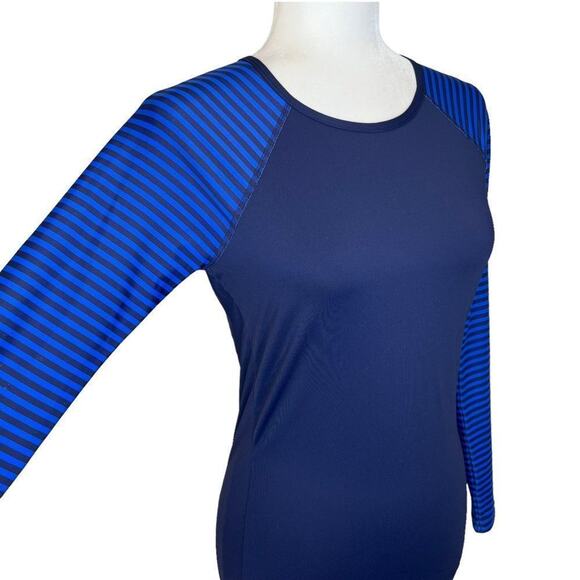 Athleta Womens Navy Fitted Rashguard Top Crewneck Long Raglan Sleeve Size Small - Picture 3 of 7